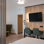 City Hotel Stockerau Hotel 4*