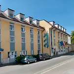 City Hotel Stockerau 4* 스톡케로