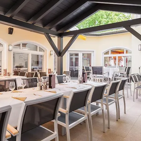 City Hotel Stockerau Hotel 4*