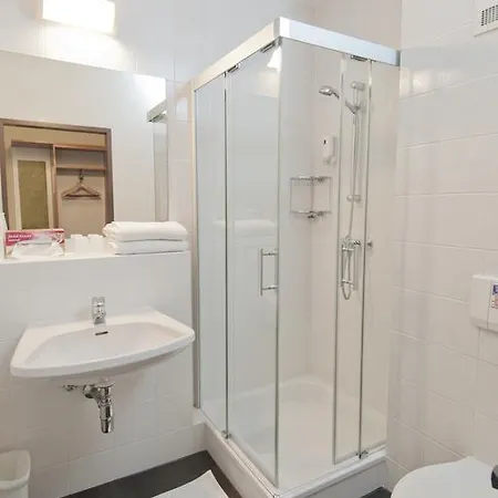 City Hotel Stockerau Hotel 4*