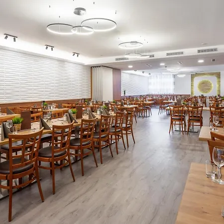 Hotel City Hotel Stockerau 4*