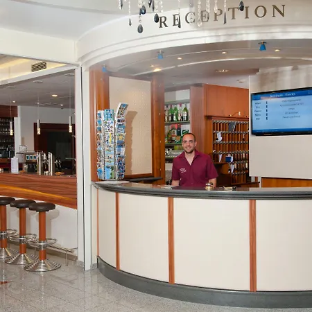 فندق City Hotel Stockerau تشوكيراو