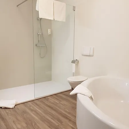 City Hotel Stockerau 4*