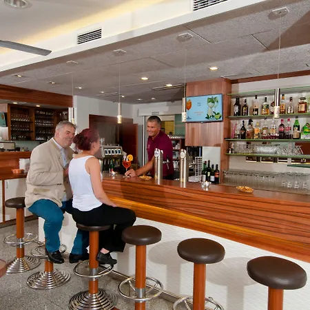 City Hotel Stockerau فندق تشوكيراو