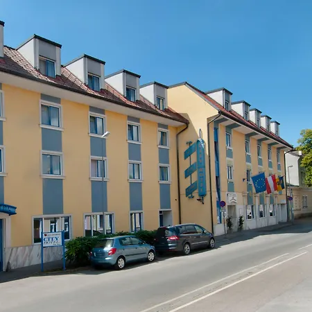 City Hotel Stockerau 4* تشوكيراو