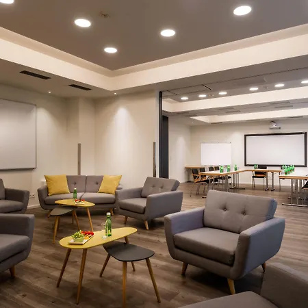 فندق City Hotel Stockerau تشوكيراو