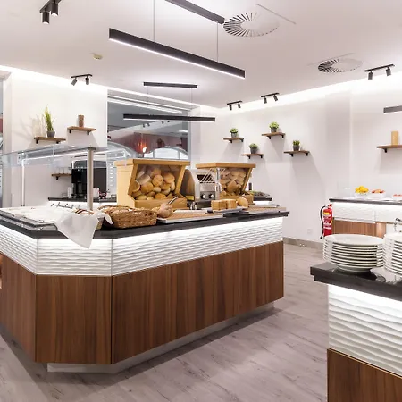 City Hotel Stockerau Hotel