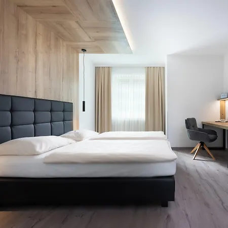 City Hotel Stockerau 4* تشوكيراو