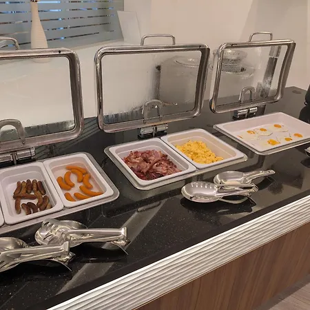 City Hotel Stockerau Hotel 4*