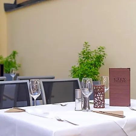 Szálloda City Hotel Stockerau 4*