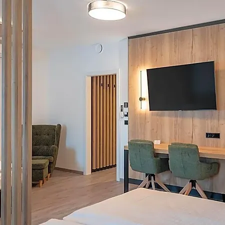 City Hotel Stockerau Szálloda