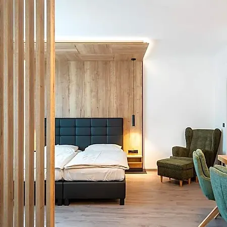 City Hotel Stockerau Szálloda