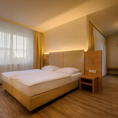 City Hotel Stockerau Hotel