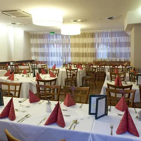 Szálloda City Hotel Stockerau 4*