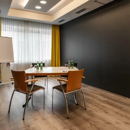City Hotel Stockerau Hotel