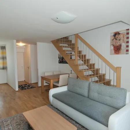 斯托克劳城市酒店 4* 施托克劳