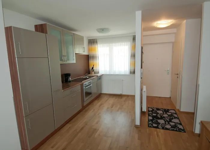 City Hotel Stockerau فندق تشوكيراو