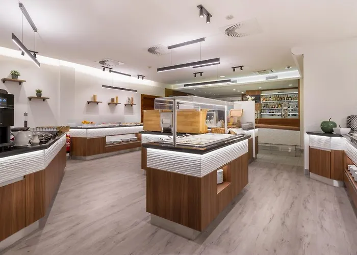 City Hotel Stockerau ホテル 4*