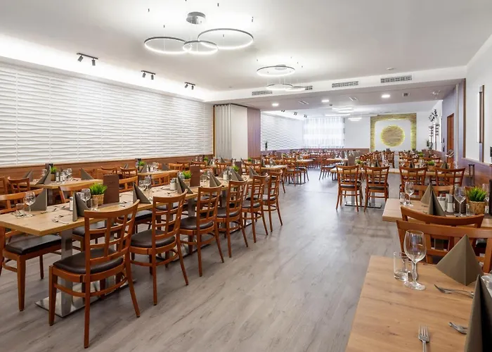 فندق City Hotel Stockerau 4*