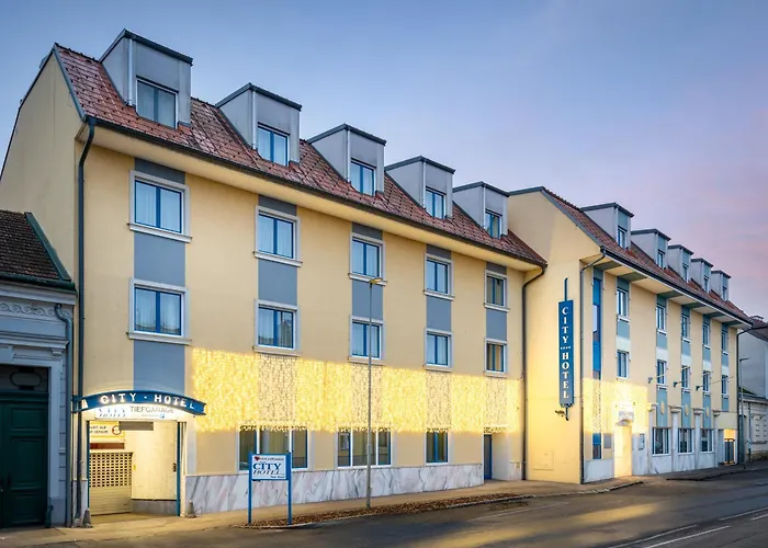 فندق City Hotel Stockerau تشوكيراو