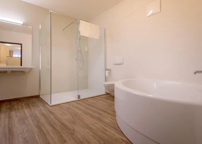 City Hotel Stockerau ホテル 4*