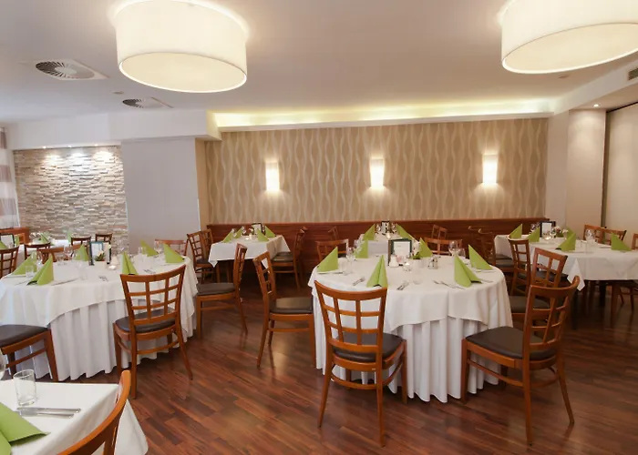 فندق City Hotel Stockerau تشوكيراو