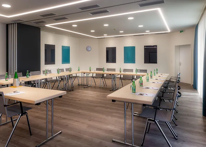 City Hotel Stockerau فندق تشوكيراو