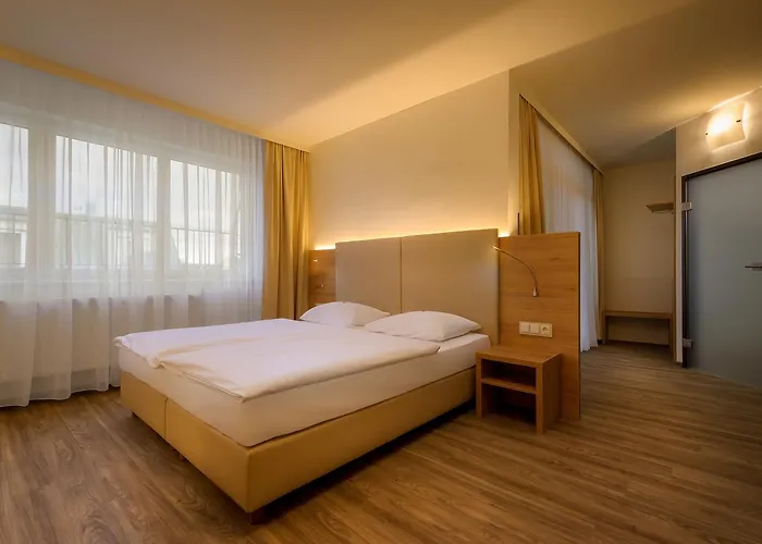 City Hotel Stockerau فندق