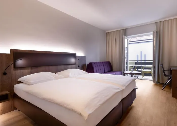 فندق City Hotel Stockerau 4*