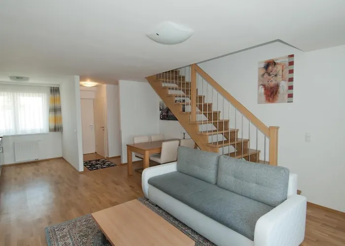 City Hotel Stockerau 4* تشوكيراو